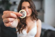 «Резина — не враг»: как сделать секс в презервативе таким же крутым, как без него